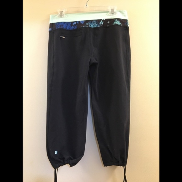 11. LULULEMON Dharana Black Petal POP Crop - Picture 14 of 15